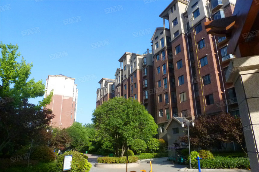 周口項(xiàng)城鳳凰國(guó)際暖氣片工程